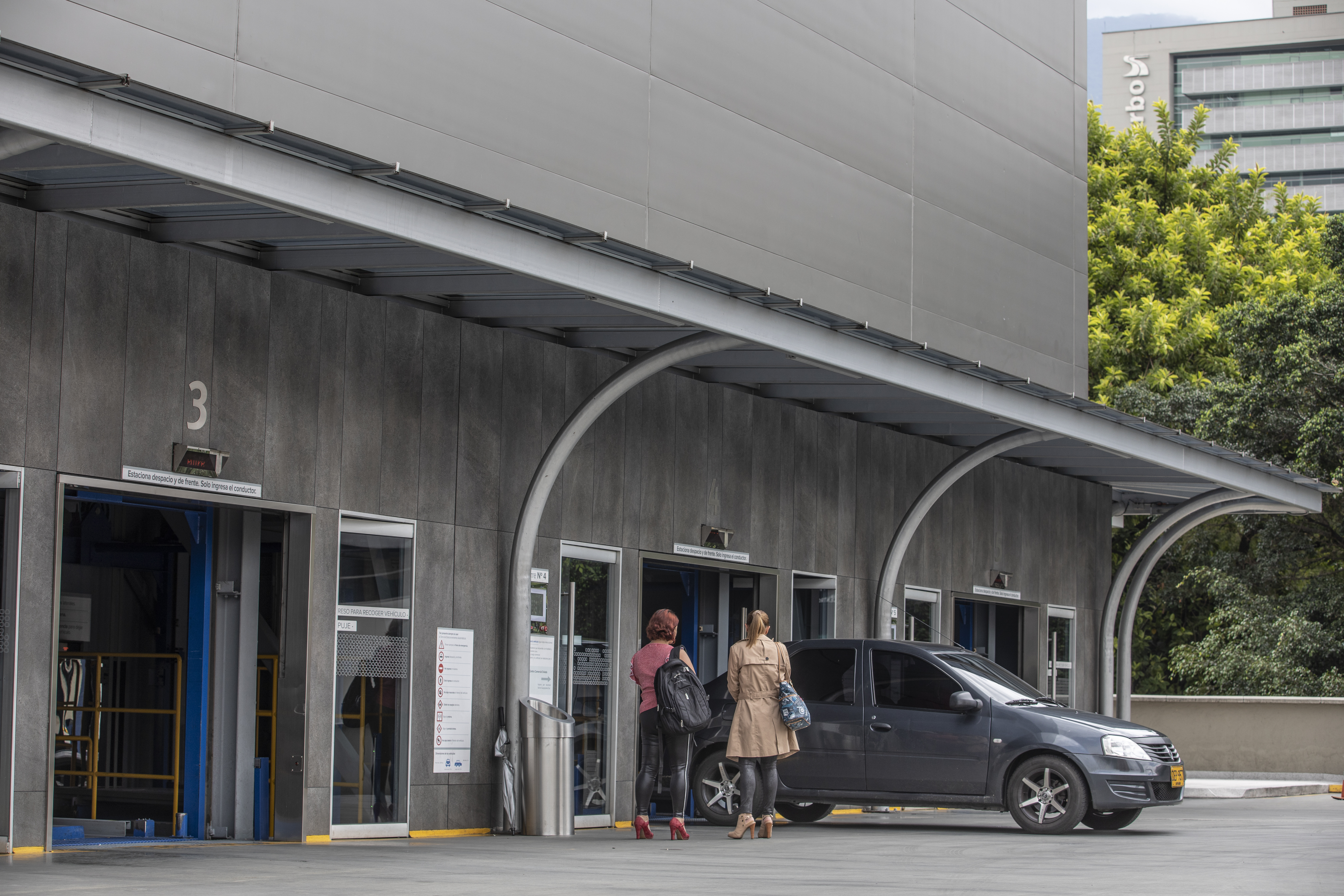 Centro Comercial Poblado - Fotografía 3